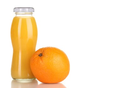 bir şişe ve turuncu beyaz izole yanında nefis portakal suyu