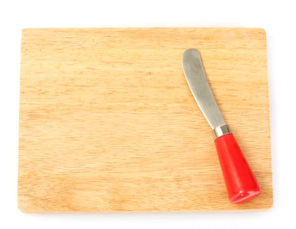 Tábua de corte com faca para queijo isolado em close-up branco — Fotografia de Stock