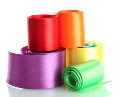 beyaz izole parlak ipek kurdeleler