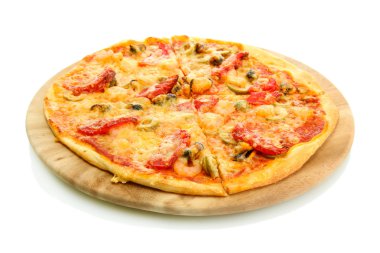 lezzetli pizza üzerinde beyaz izole kesme tahtası üzerinde