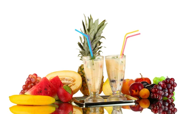 Milk shakes with fruit isolated on white close-up — Stock Photo, Image