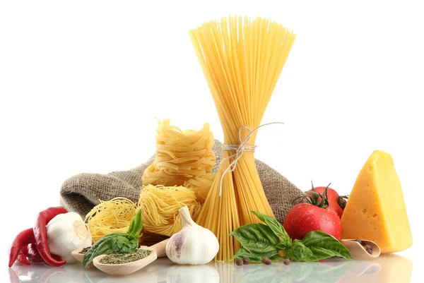 Pasta spaghetti, vegetables and spices, isolated on white — Stock Photo, Image