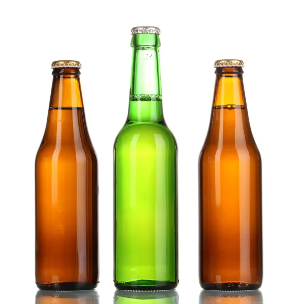 Tres botellas de cerveza aisladas en blanco — Foto de Stock