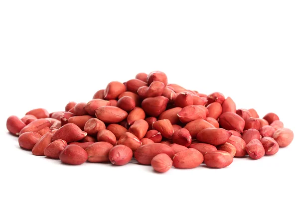 Välsmakande jordnötter, isolerad på vit — Stockfoto