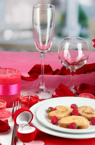 Table setting in honor of Valentine — Stock Photo, Image