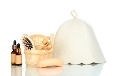 Sauna şapka ve banyo izole üzerinde beyaz set