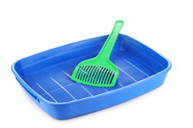 beyaz izole mavi plastik çöp kedi