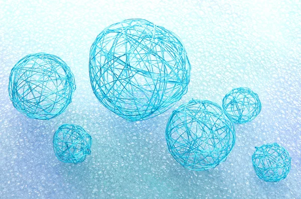 Hermosas bolas decorativas, sobre fondo azul — Foto de Stock