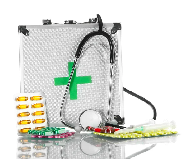 응급 처치 상자, 흰색 절연 — 스톡 사진
