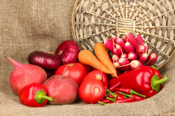 신선한 붉은 야채 자루 배경 — 스톡 사진