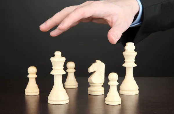 黒に分離されたチェスの実業家 — ストック写真