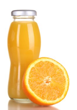 bir şişe ve turuncu beyaz izole yanında nefis portakal suyu
