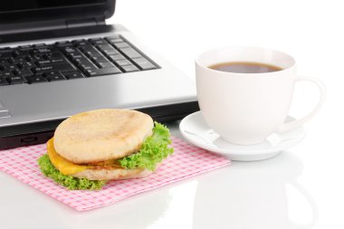 iş yerinde laptop yanında, yemek