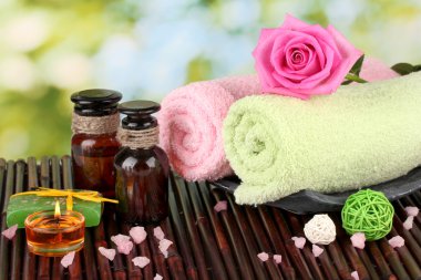 yeşil zemin üzerine Spa ayarı