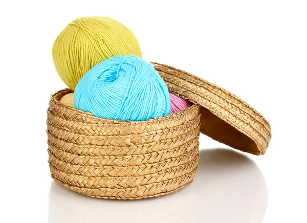 Knitting yarn in basket isolated on white — Stock Photo, Image