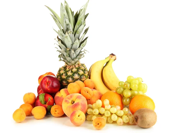 Natürmort üzerinde beyaz izole meyve