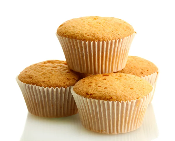 Smakelijke muffin gebak, geïsoleerd op wit — Stockfoto