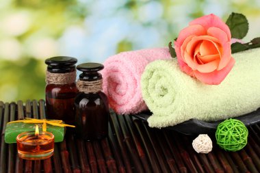 yeşil zemin üzerine Spa ayarı