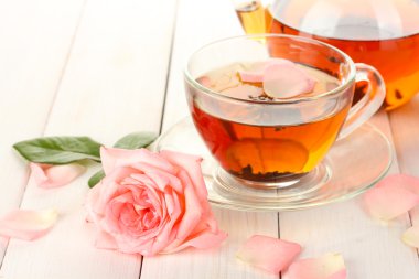 çaydanlık ve çay Güllü Beyaz ahşap tablo