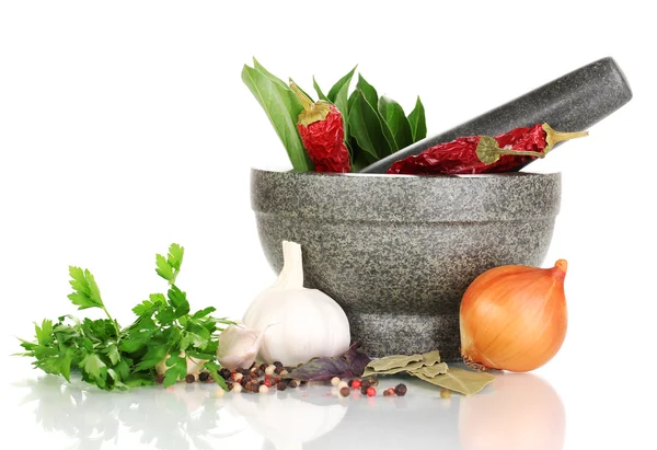 Set di ingredienti e spezie per cucinare isolati su bianco — Foto Stock