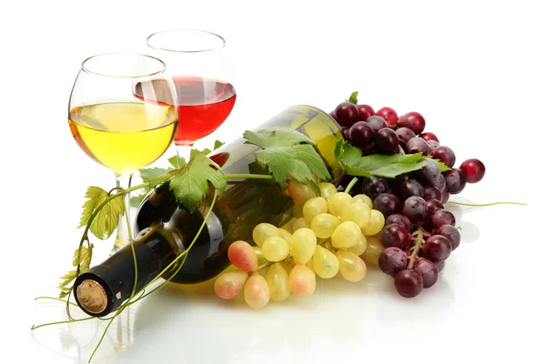 Bottle and glasses of wine and ripe grapes isolated on white — Stock Photo, Image