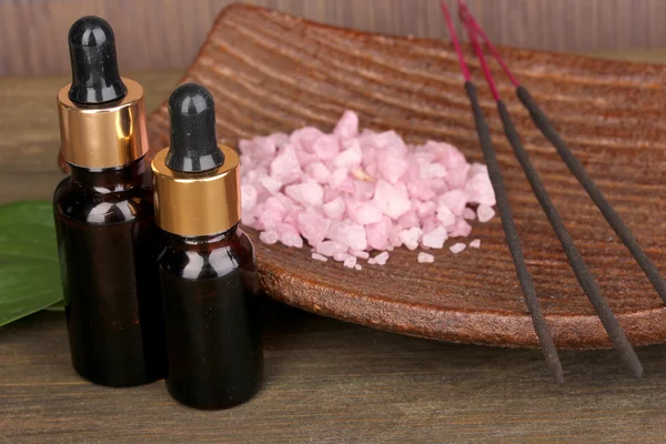 Aromaterapi inställningen på brun bambu bakgrund — Stockfoto