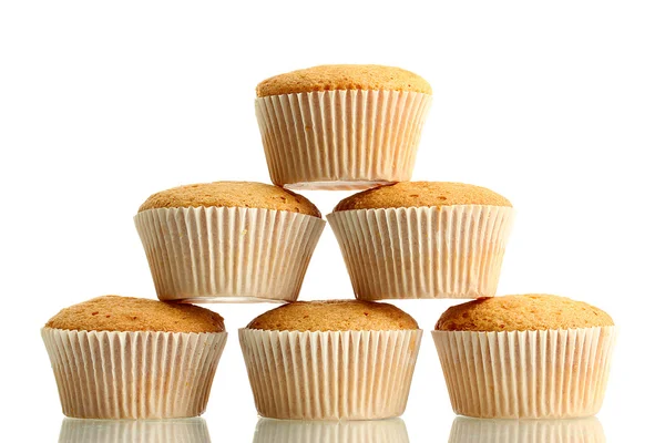 Leckere Muffinkuchen, isoliert auf weiß — Stockfoto
