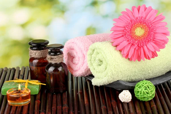 yeşil zemin üzerine Spa ayarı