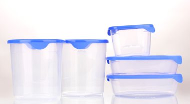 plastik üzerinde beyaz izole besin konteynerler