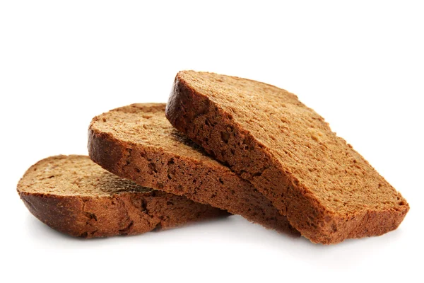 Sabroso pan de centeno en rodajas, aislado en blanco — Foto de Stock