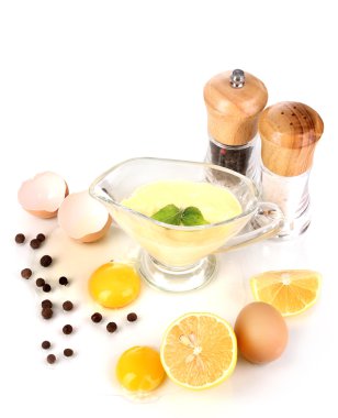 mayonez malzemeler üzerinde beyaz izole