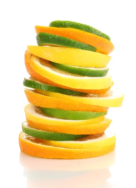 Oranžové vápna a citronem zblízka, izolované na bílém — Stock fotografie