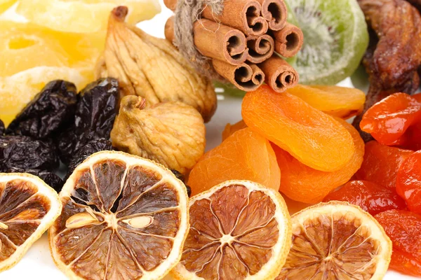 Αποξηραμένα φρούτα με κανέλλα και το γλυκάνισο close-up — Φωτογραφία Αρχείου