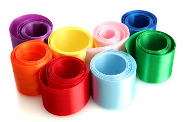 beyaz izole parlak ipek kurdeleler