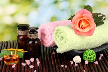 yeşil zemin üzerine Spa ayarı