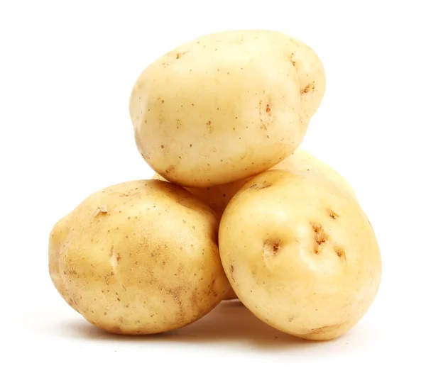 在白菜上分离的新鲜土豆 — 图库照片