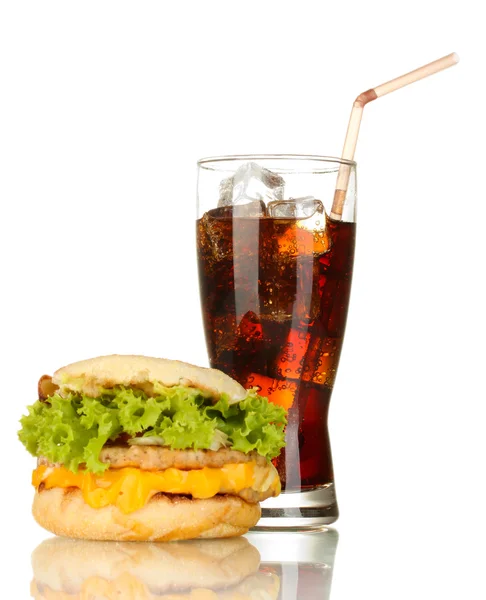 Leckeres Sandwich und Glas mit Cola, isoliert auf weiß — Stockfoto