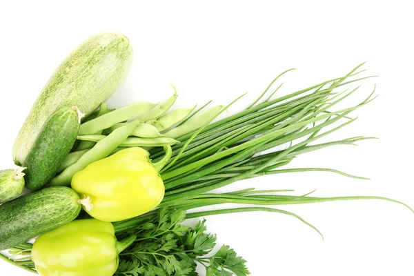 Verduras verdes frescas aisladas en blanco — Foto de Stock