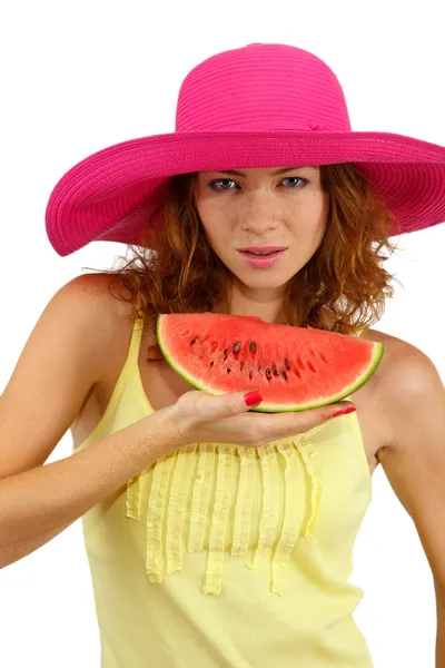 Sonriente hermosa chica en sombrero de playa con sandía aislada en blanco —  Fotos de Stock