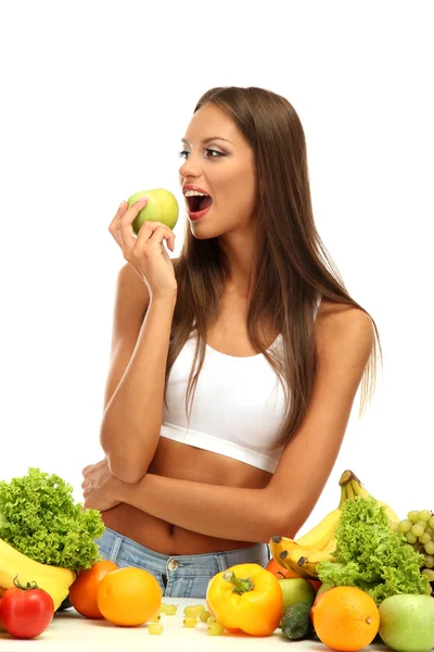 Красива молода жінка з фруктами та овочами, ізольована на білому — стокове фото