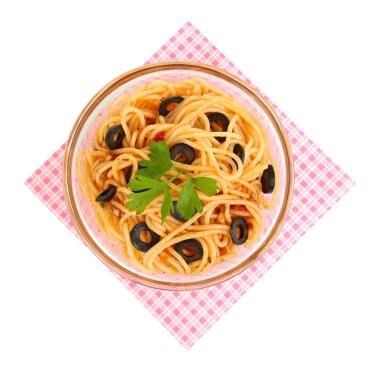 İtalyan spagetti plaka üzerinde beyaz izole