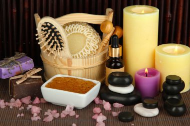Bambu zemin üzerine güzel spa ayarı