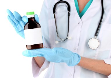 Doktor ile üzerine beyaz izole şişe