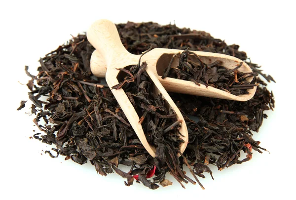 Aromás fekete száraz tea, fehér alapon izolálva — Stock Fotó