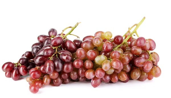 Вкусный спелый виноград на белом — стоковое фото