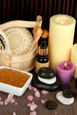 Bambu zemin üzerine güzel spa ayarı