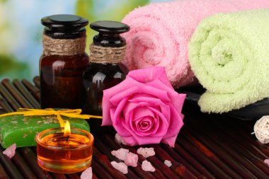 yeşil zemin üzerine Spa ayarı
