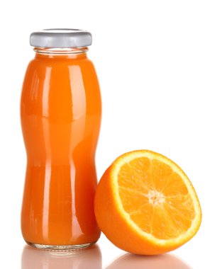 bir şişe ve turuncu beyaz izole yanında nefis portakal suyu