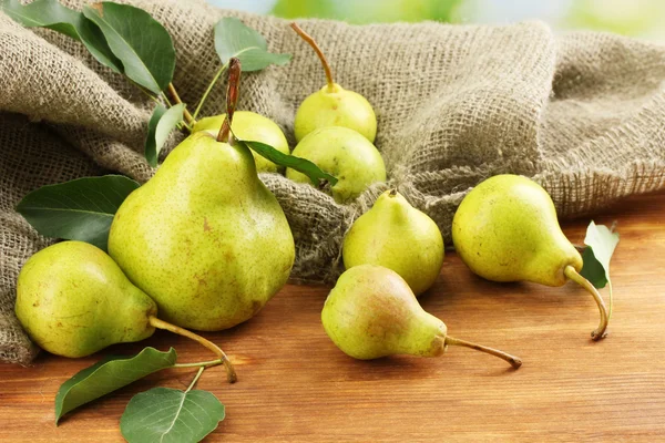 Juicy flavorful pears of nature background — Stock Photo, Image