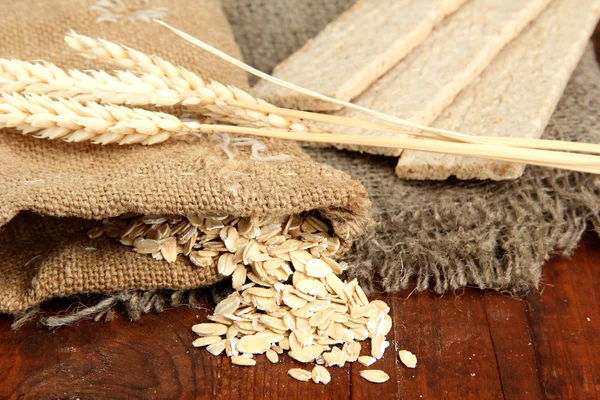 Haver vlokken op tafel — Stockfoto